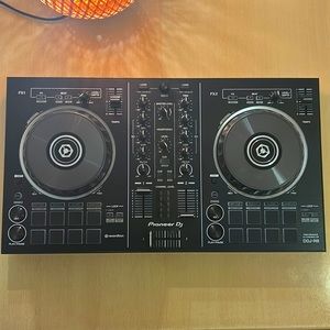 DDJ RB Rekordbox mixer.